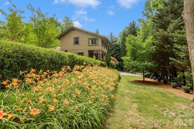 75 Charles Street, Saluda, NC 28773