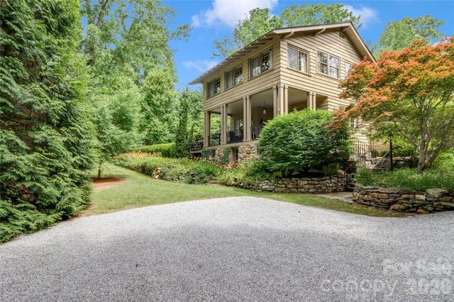 75 Charles Street, Saluda, NC 28773