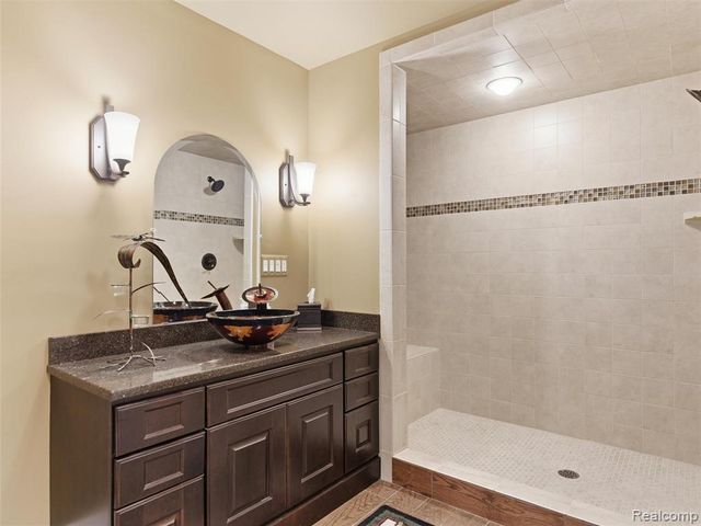 7305 Acadia Court, Washington, MI 48095