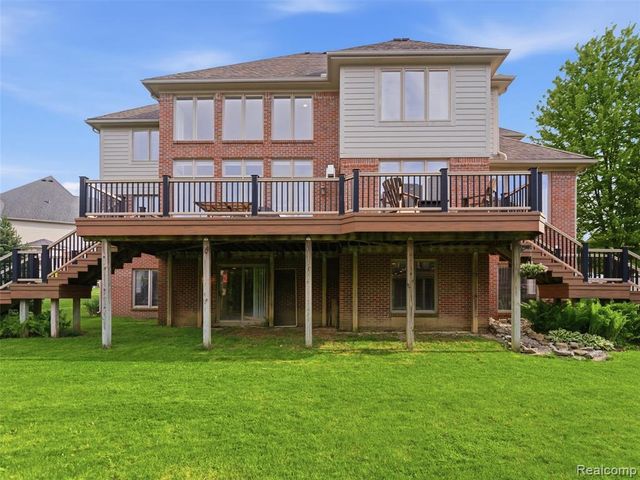 7305 Acadia Court, Washington, MI 48095