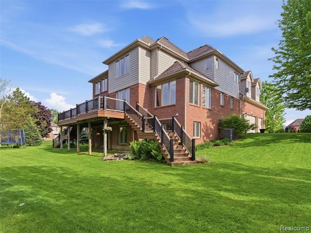 7305 Acadia Court, Washington, MI 48095
