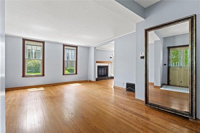 1000 S Broadway Street, Leavenworth, KS 66048