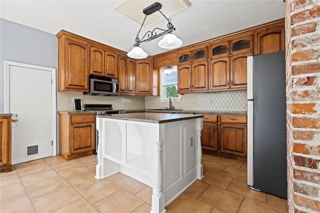 1000 S Broadway Street, Leavenworth, KS 66048