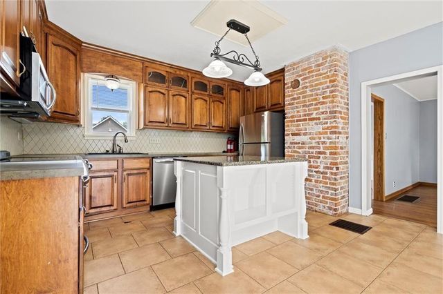 1000 S Broadway Street, Leavenworth, KS 66048