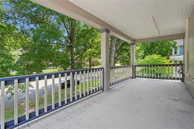 1000 S Broadway Street, Leavenworth, KS 66048