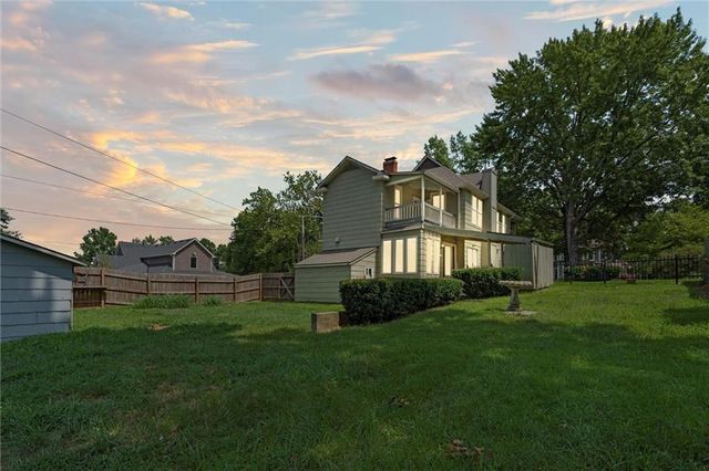 1000 S Broadway Street, Leavenworth, KS 66048