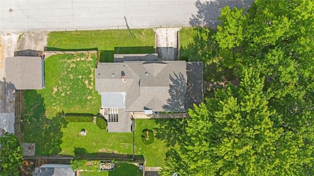 1000 S Broadway Street, Leavenworth, KS 66048