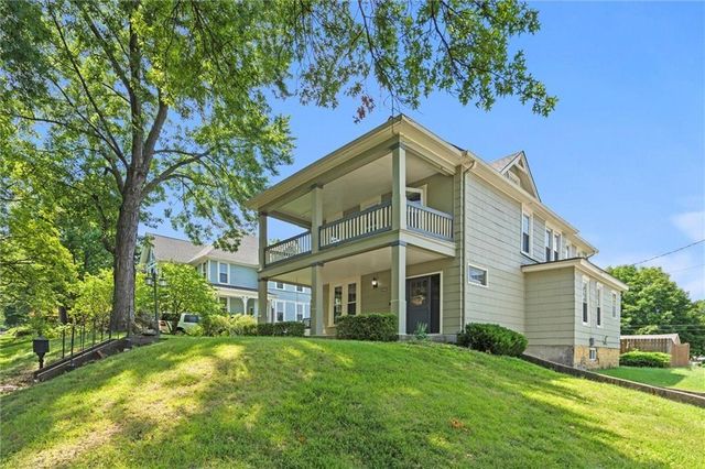1000 S Broadway Street, Leavenworth, KS 66048