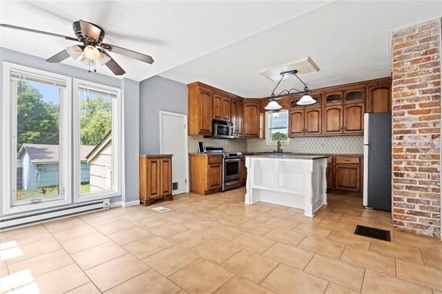 1000 S Broadway Street, Leavenworth, KS 66048