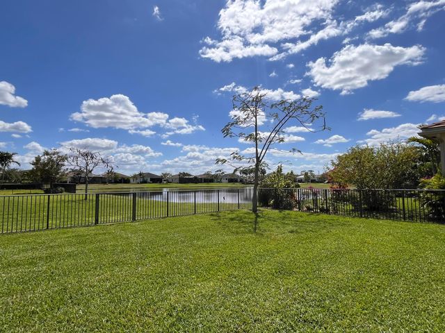 5663 Saint Armands Way, The Acreage, FL 33470