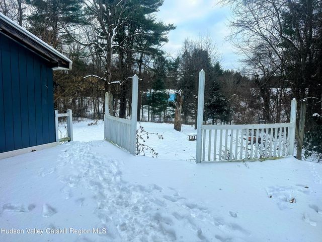 16 Field Road, Livingston, NY 12541