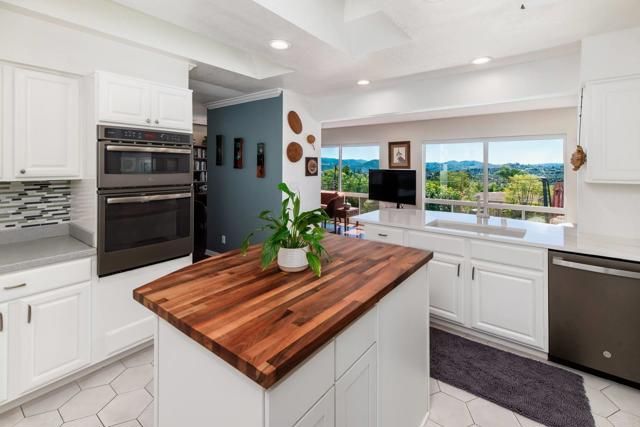 2738 Anaheim St, Escondido, CA 92025