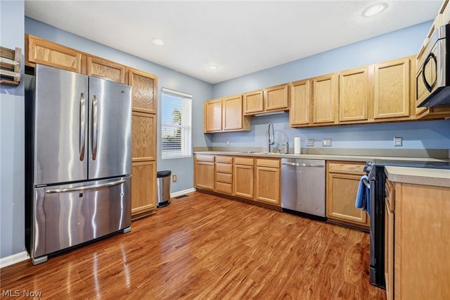 2213 10th Street, Cuyahoga Falls, OH 44221
