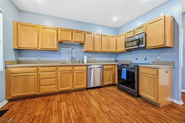 2213 10th Street, Cuyahoga Falls, OH 44221