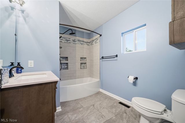 2213 10th Street, Cuyahoga Falls, OH 44221