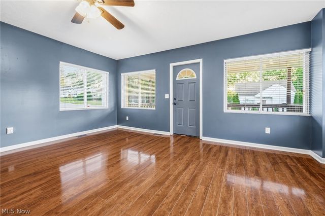 2213 10th Street, Cuyahoga Falls, OH 44221