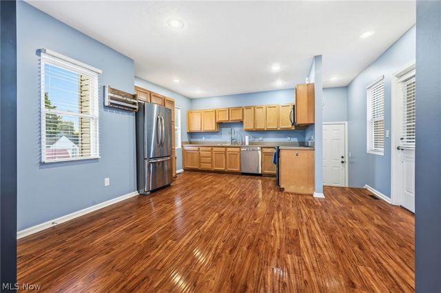 2213 10th Street, Cuyahoga Falls, OH 44221