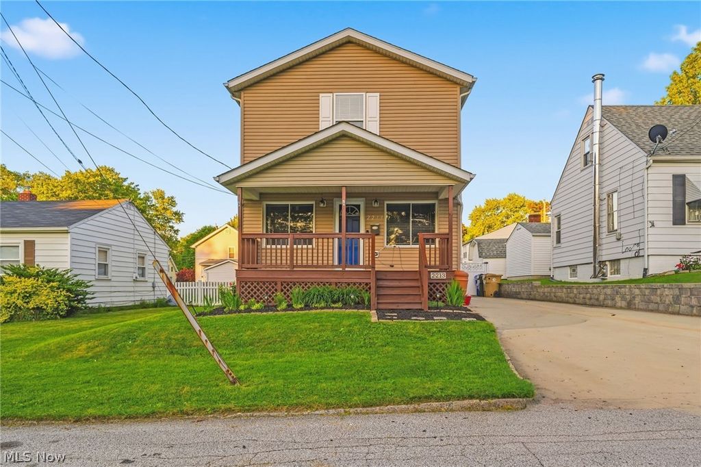 2213 10th Street, Cuyahoga Falls, OH 44221