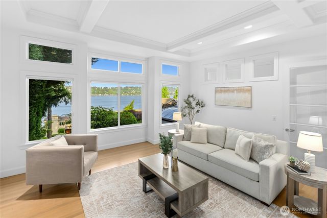 13130 Holmes Point Drive NE, Kirkland, WA 98034