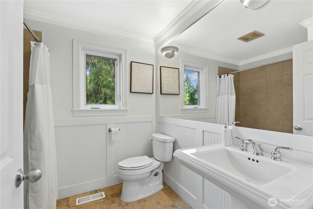 13130 Holmes Point Drive NE, Kirkland, WA 98034