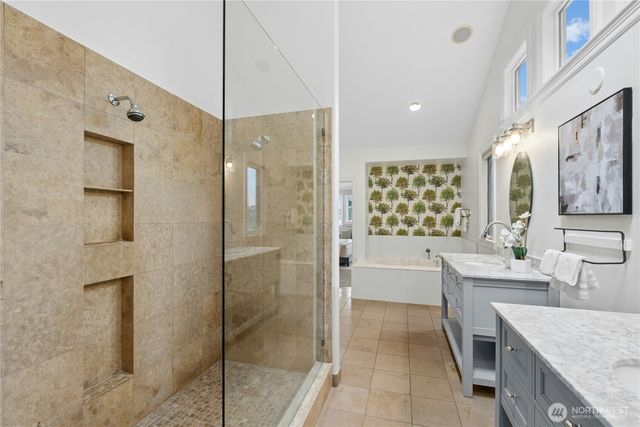 13130 Holmes Point Drive NE, Kirkland, WA 98034