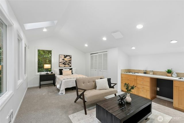 13130 Holmes Point Drive NE, Kirkland, WA 98034