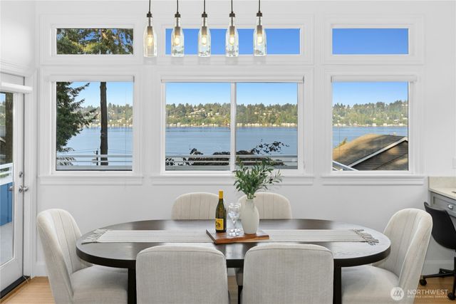 13130 Holmes Point Drive NE, Kirkland, WA 98034