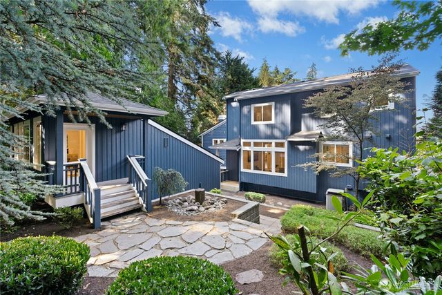 13130 Holmes Point Drive NE, Kirkland, WA 98034