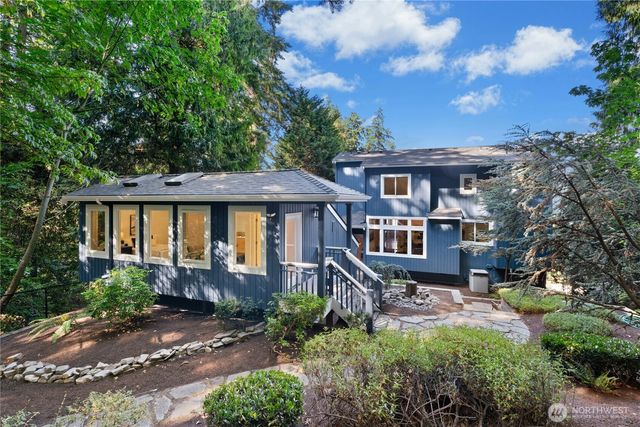 13130 Holmes Point Drive NE, Kirkland, WA 98034