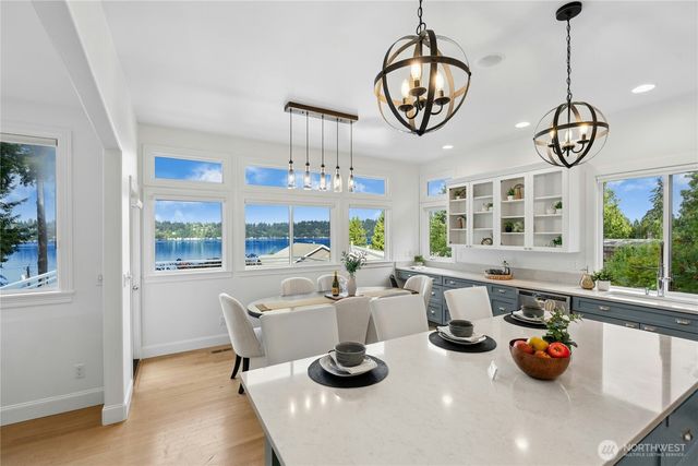 13130 Holmes Point Drive NE, Kirkland, WA 98034