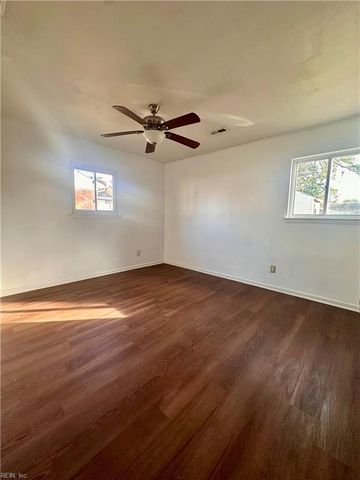 3513 S Plaza TRL, Virginia Beach, VA 23452