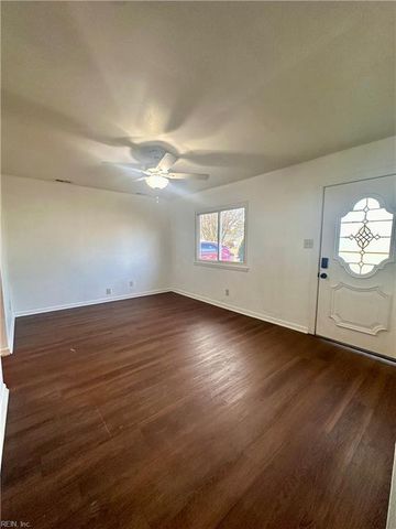 3513 S Plaza TRL, Virginia Beach, VA 23452