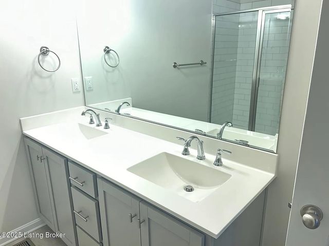 3022 Taylor Cove Dr, Louisville, KY 40220