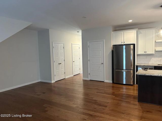 3022 Taylor Cove Dr, Louisville, KY 40220