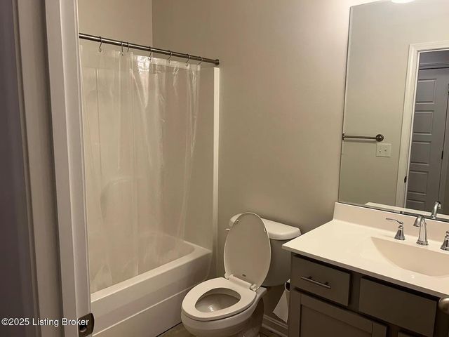 3022 Taylor Cove Dr, Louisville, KY 40220