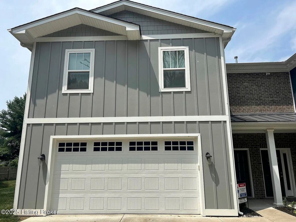 3022 Taylor Cove Dr, Louisville, KY 40220