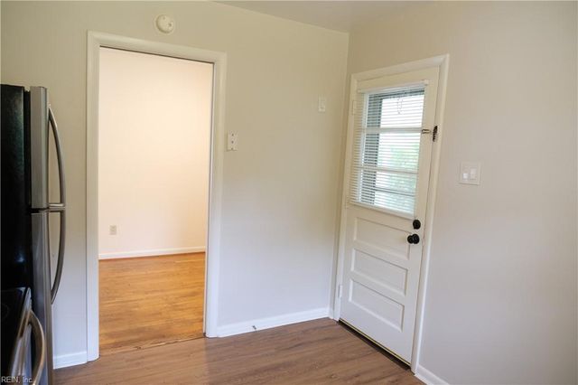 57 Peters LN, Newport News, VA 23606