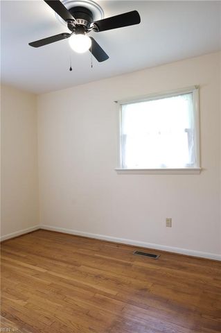 57 Peters LN, Newport News, VA 23606