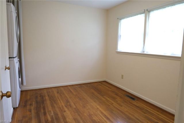 57 Peters LN, Newport News, VA 23606