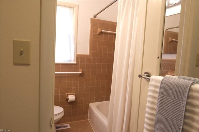 57 Peters LN, Newport News, VA 23606