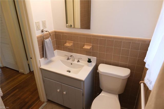 57 Peters LN, Newport News, VA 23606