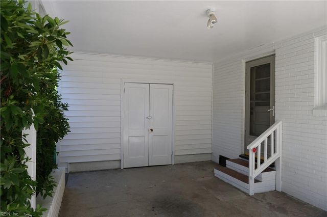 57 Peters LN, Newport News, VA 23606