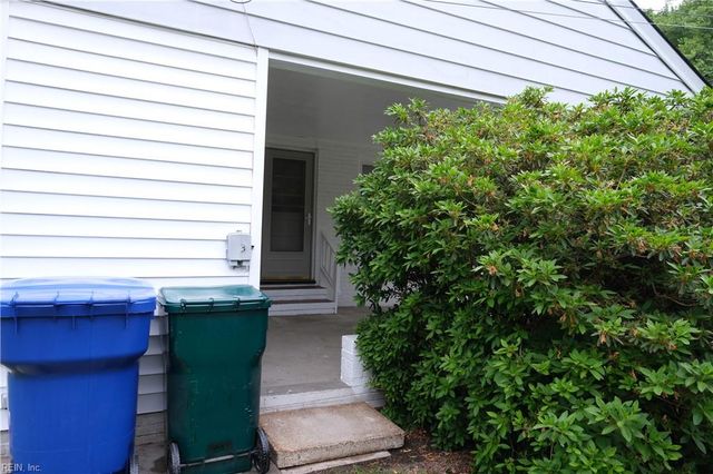 57 Peters LN, Newport News, VA 23606