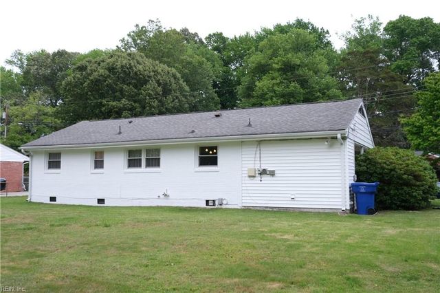 57 Peters LN, Newport News, VA 23606
