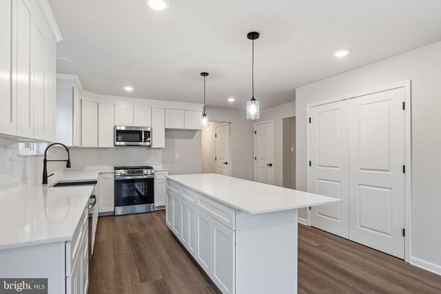 212 LOTUS AVE, Voorhees, NJ 08043