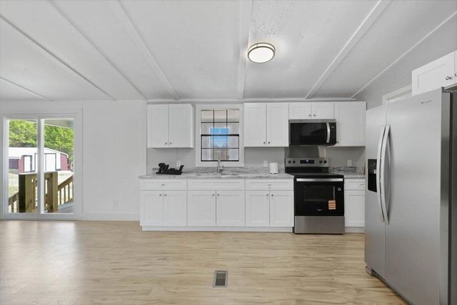 8635 Brenda Drive, Harrison, TN 37341