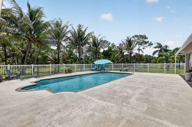 12838 72nd Court N, The Acreage, FL 33412