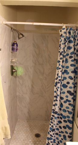 717 Santa Barbara Dr, Kingsville, TX 78363