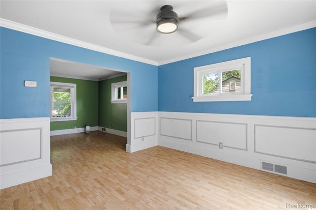 536 E Maplehurst Street, Ferndale, MI 48220