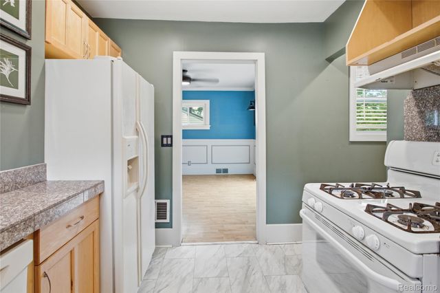 536 E Maplehurst Street, Ferndale, MI 48220